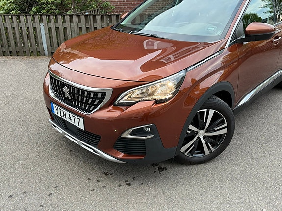 Peugeot 3008 2 of 5