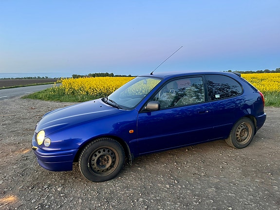 Toyota Corolla 4 of 7