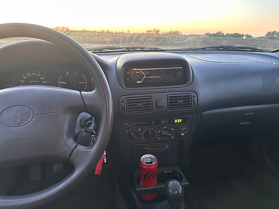 Toyota Corolla 6 of 7