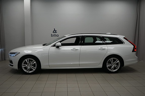 Volvo V90 2 of 5