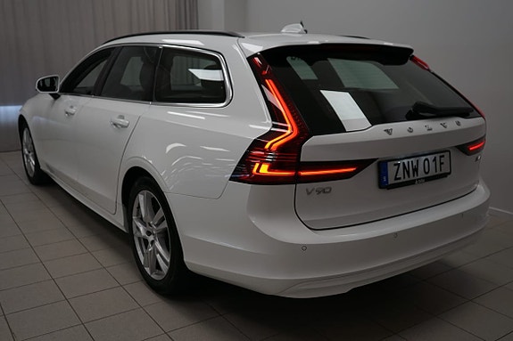 Volvo V90 3 of 5