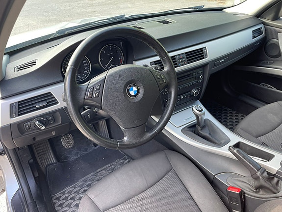BMW 318d 6 of 9