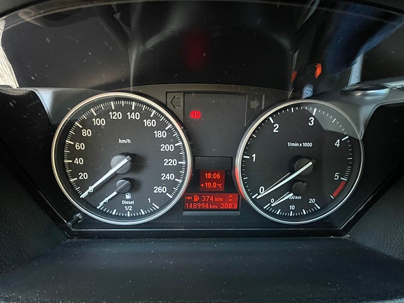 BMW 318d 4 of 9