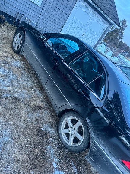 Mercedes-Benz C180 2 of 5