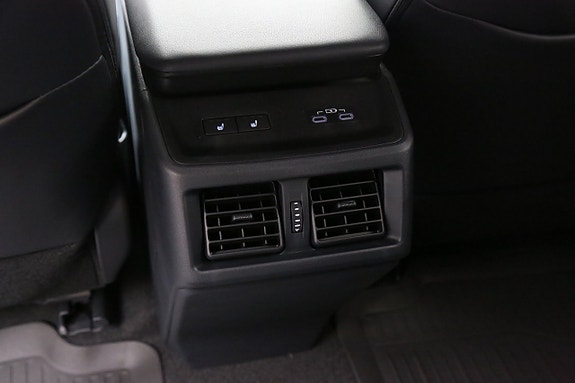 Subaru Solterra 7 of 24