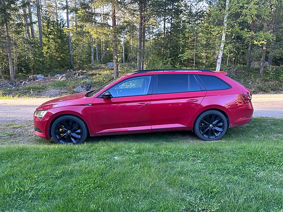 Skoda Superb 2 of 5