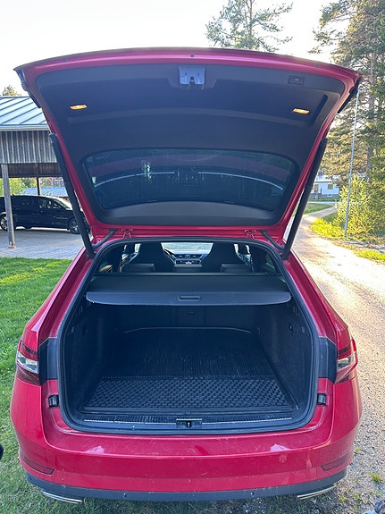 Skoda Superb 12 of 12