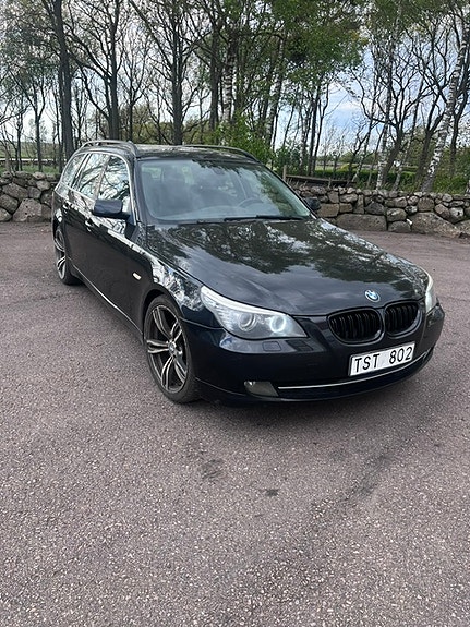 BMW 530d 2 of 5