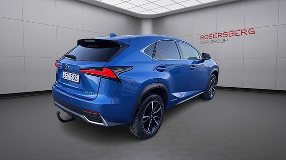 Lexus NX300h 3 of 5