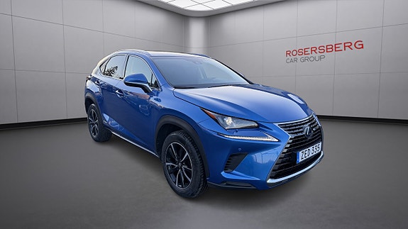 Lexus NX300h 4 of 5