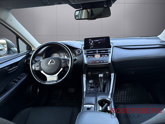 Lexus NX300h 11 of 14