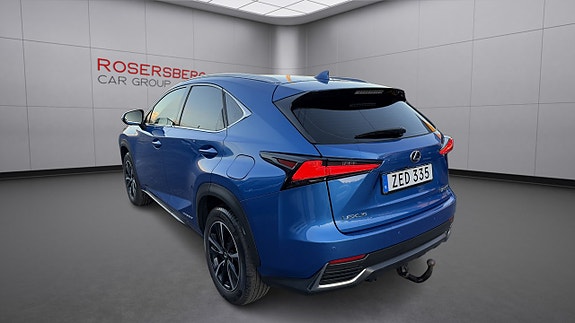 Lexus NX300h 2 of 5