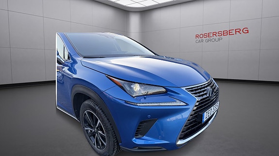 Lexus NX300h 5 of 5