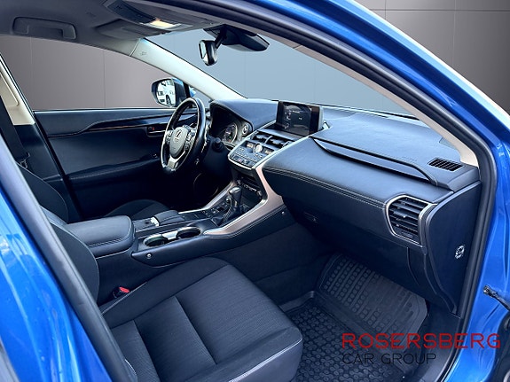 Lexus NX300h 9 of 14