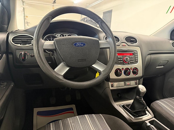 Ford Focus 9 of 25