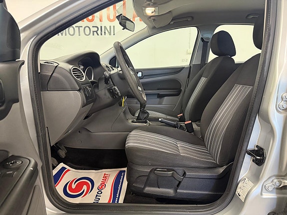 Ford Focus 10 of 25