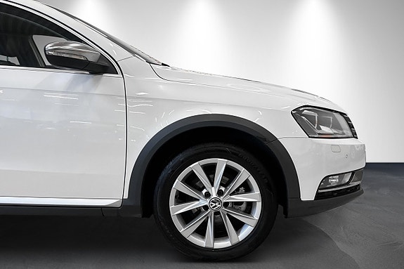 Volkswagen Passat Alltrack 4 of 5