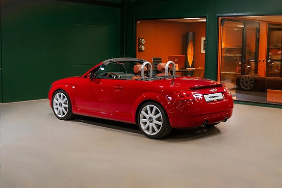 Audi TT 3 of 5