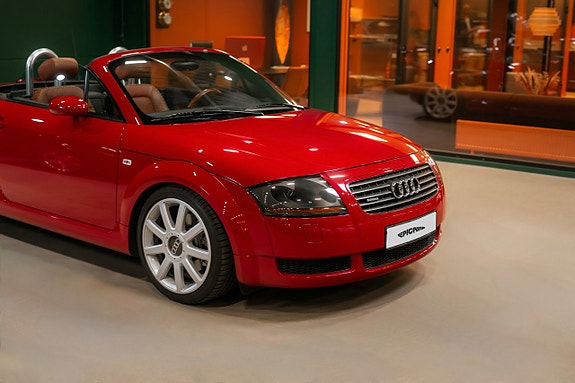 Audi TT 2 of 5