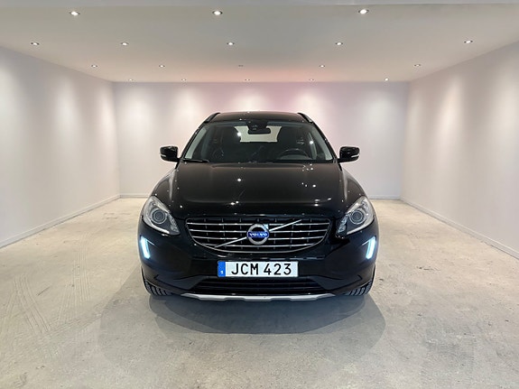Volvo XC60 2 of 5