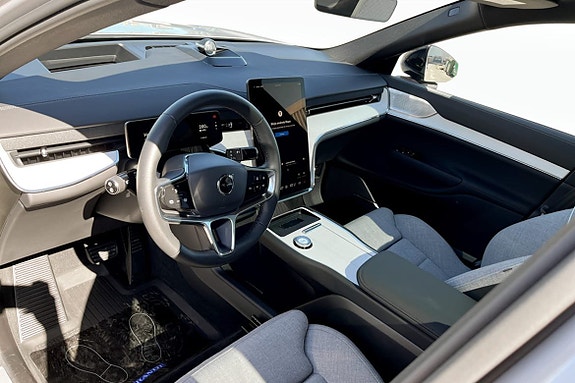 Volvo EX90 5 of 5