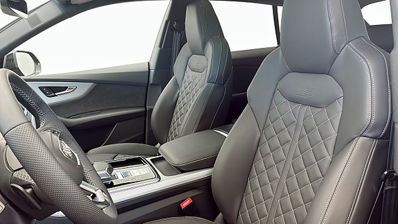Audi Q8 8 of 13