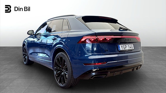 Audi Q8 3 of 5