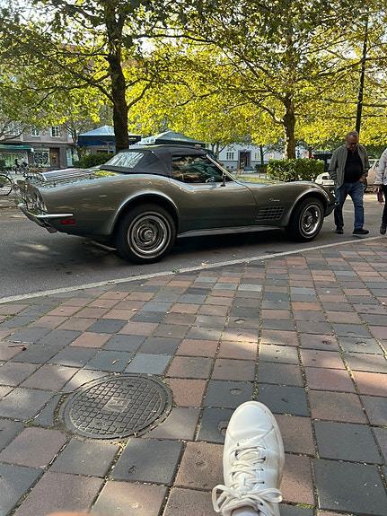 Chevrolet Corvette 2 of 5
