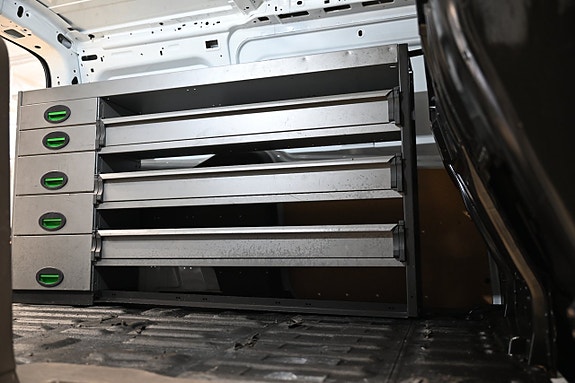 Ford Transit Connect 10 of 28