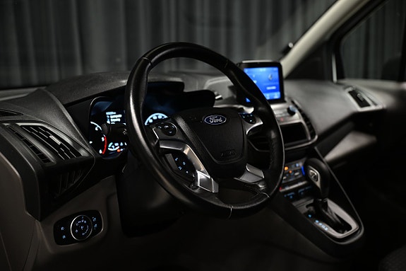 Ford Transit Connect 16 of 28