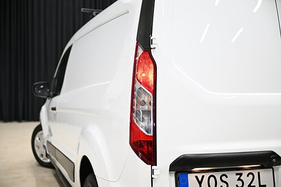 Ford Transit Connect 13 of 28