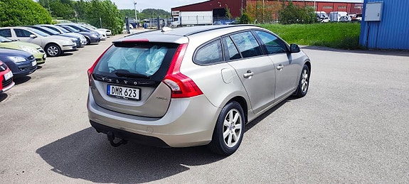 Volvo V60 4 of 5