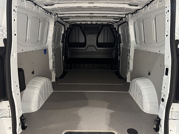 Volkswagen Transporter 13 of 16