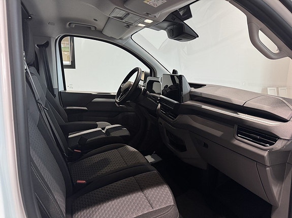 Volkswagen Transporter 9 of 16