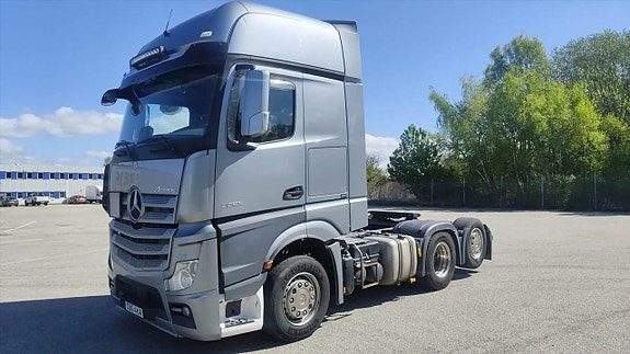 Dragbil Mercedes-Benz Actros 2553 -2019 via auktion