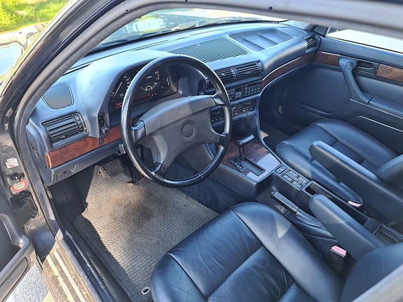BMW 750i 7 of 12
