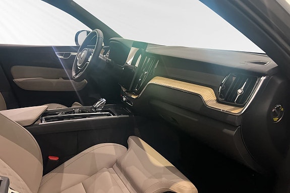 Volvo XC60 10 of 18
