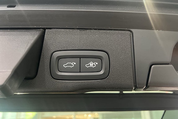 Volvo XC60 12 of 18