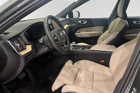 Volvo XC60 7 of 18