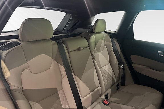 Volvo XC60 11 of 18