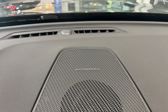 Volvo XC60 16 of 18