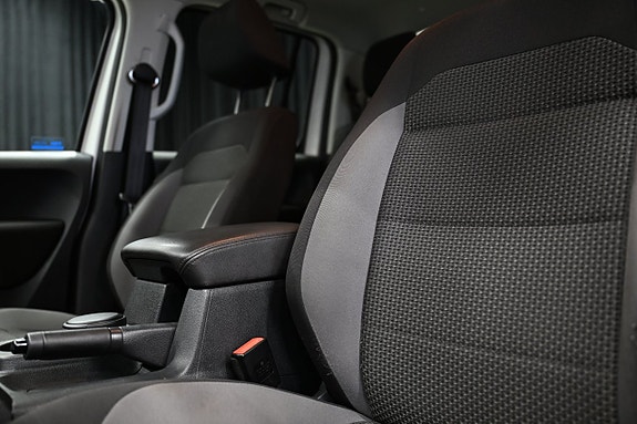Volkswagen Amarok 18 of 27