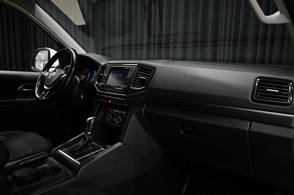 Volkswagen Amarok 25 of 27