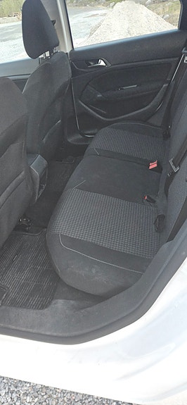 Peugeot 308 SW 3 of 4