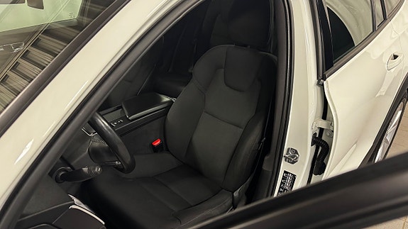 Volvo V60 Cross Country 12 of 23