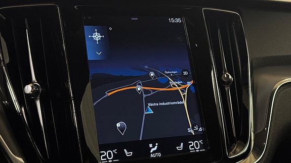 Volvo V60 Cross Country 18 of 23