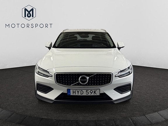 Volvo V60 Cross Country 10 of 23