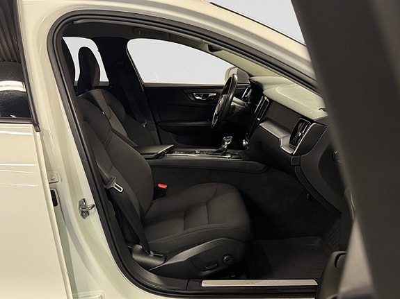 Volvo V60 Cross Country 21 of 23