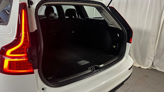 Volvo V60 Cross Country 6 of 23