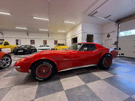 Chevrolet Corvette 13 of 23
